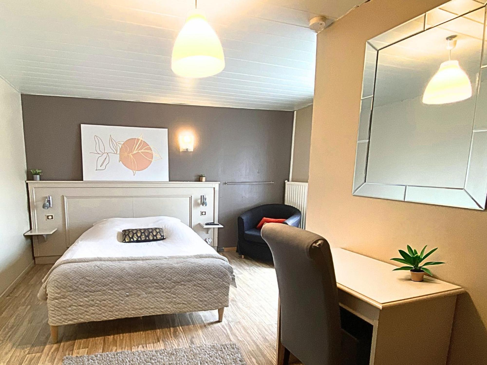 Studios & Appartements Confortables Au Centre De Bourbourg - Gare A Proximite Ngoại thất bức ảnh